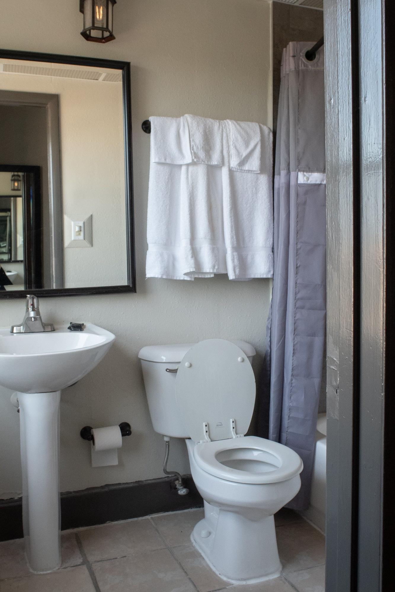 Americas Best Value Inn Dearborn Exterior foto