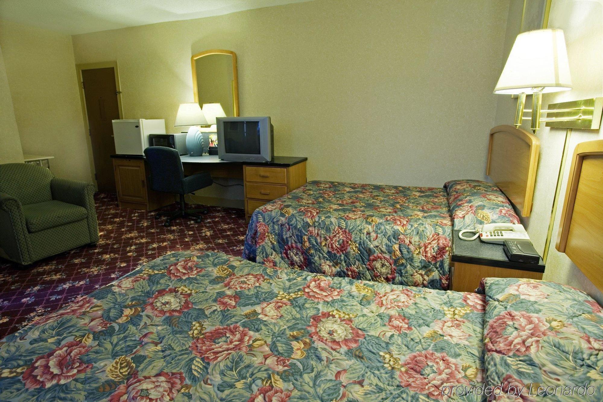 Americas Best Value Inn Dearborn Habitación foto