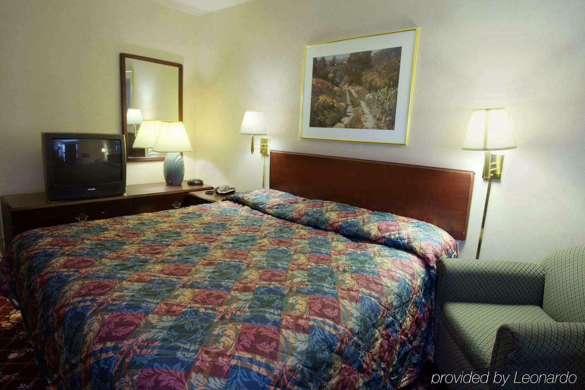 Americas Best Value Inn Dearborn Exterior foto